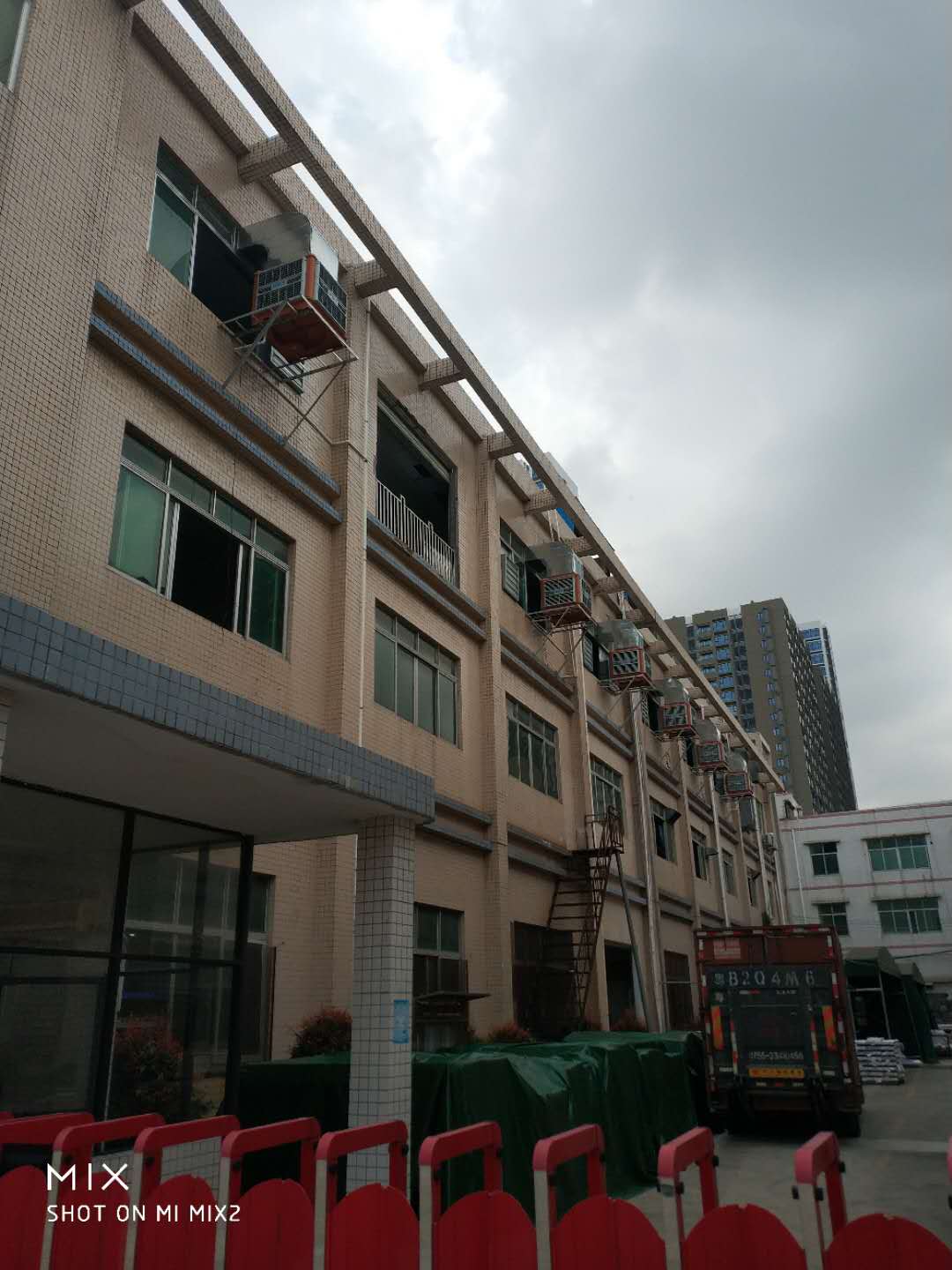 如何給高溫車間通風(fēng)降溫？