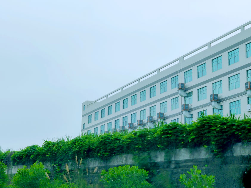 高速公路旁安裝的環(huán)?？照{(diào)-(2).jpg