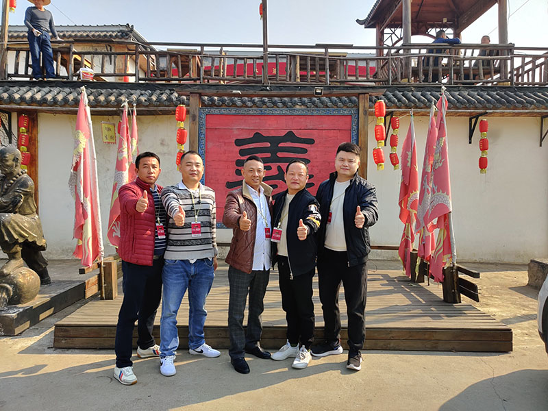 潤(rùn)東方環(huán)?？照{(diào)團(tuán)隊(duì)出游.jpg